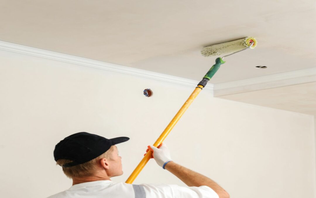 Peindre son plafond sans traces : astuces pratiques