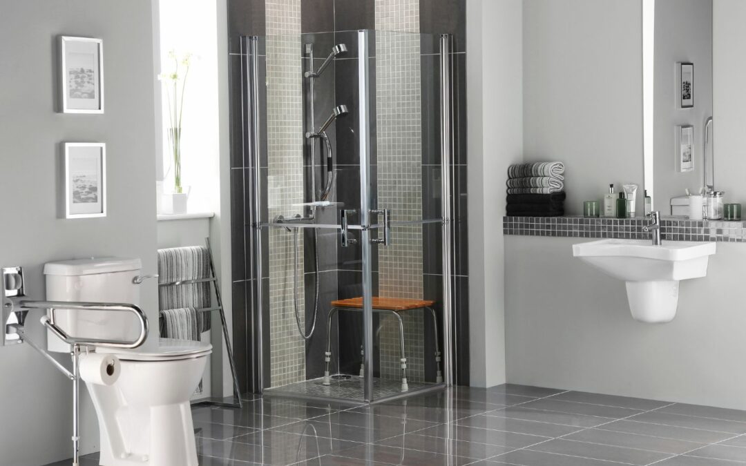 Installer une salle de bains PMR : un aménagement pensé pour tous