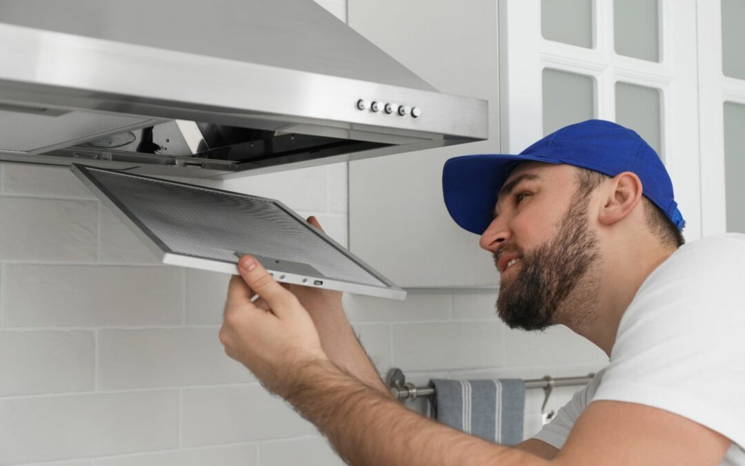 Installer une hotte de cuisine : un geste essentiel pour une cuisine moderne